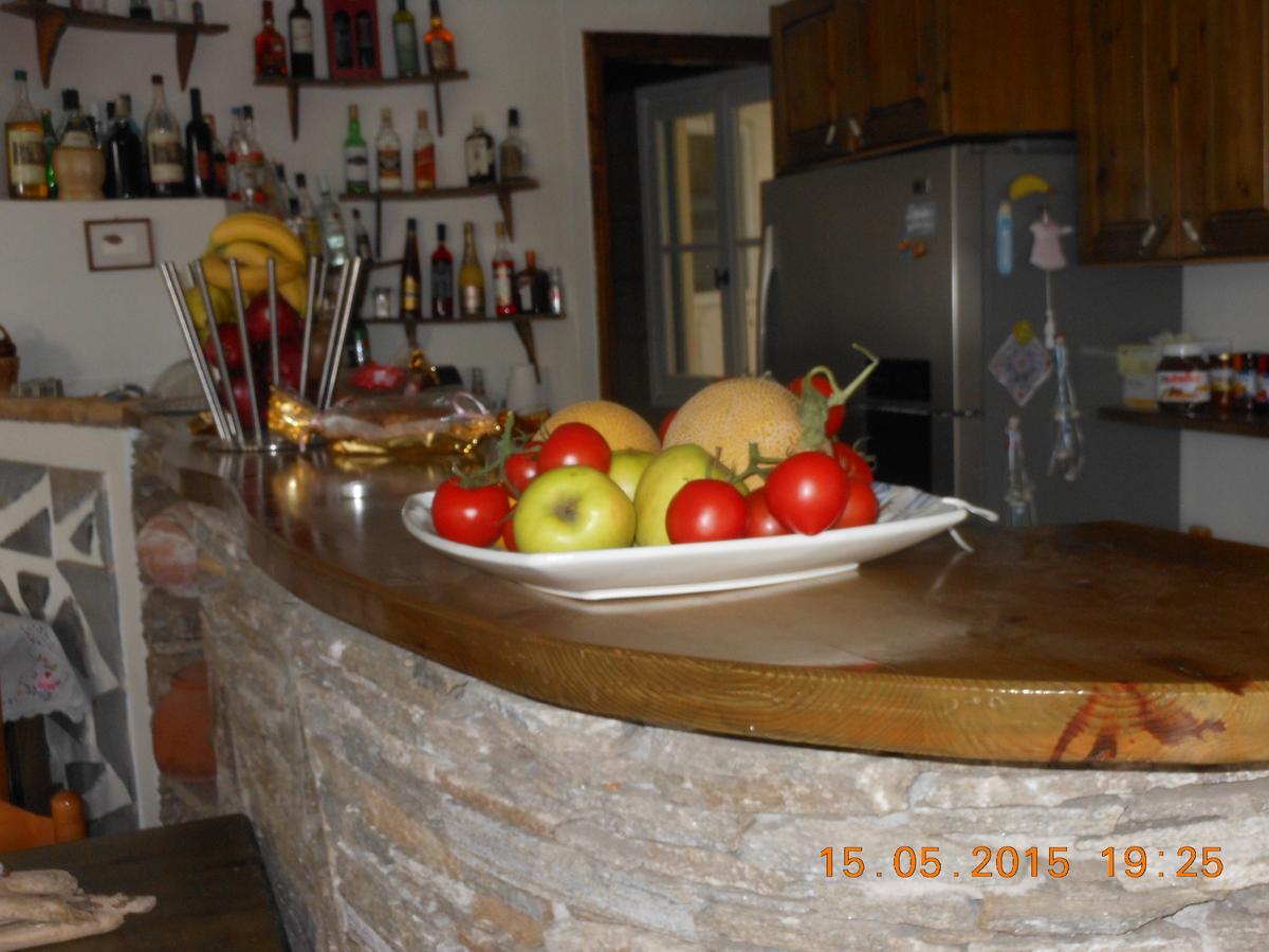 Afrodite Hotel Тинос Екстериор снимка