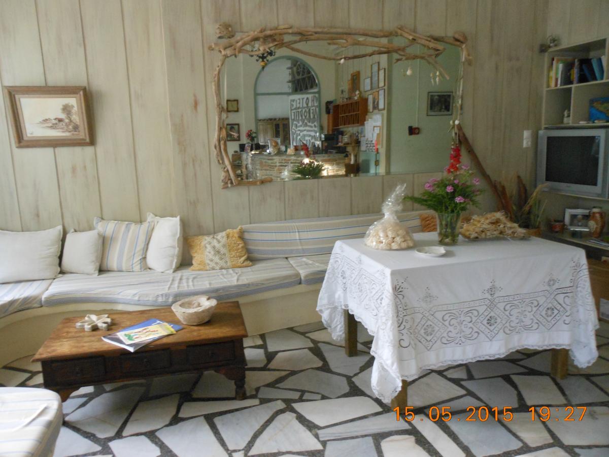 Afrodite Hotel Тинос Екстериор снимка